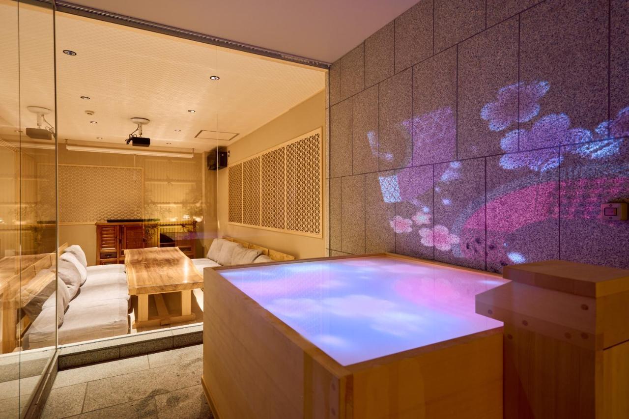 Konjakuso Osaka Tempozan "Ikesu" Projection M Apping Spa Konjakuso Osaka Tempozan "Takadoro" Wheel View Ngoại thất bức ảnh
